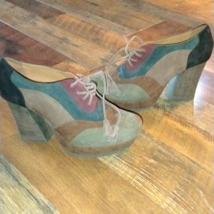 Earthies Retro Platform shoe.7,5.. Multi color genuine leather inside and out